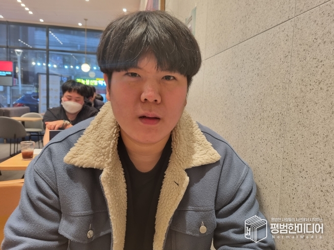 최준원씨는 신지예 전 대표의 이탈로 대선전환추진위원회 사람들이 많이 혼란스러워 했다고 말했다. <사진=박효영 기자>