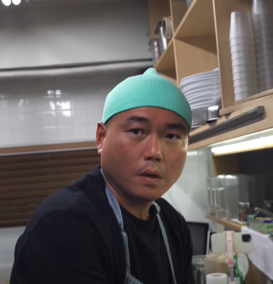 정창욱 셰프의 모습. <사진=유튜브 채널 '정창욱의 오늘의 요리' 캡처>