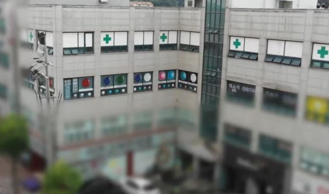 해당 건물은 스프링클러 설치 의무가 없는 건물이었다. <사진=연합뉴스TV 캡처>