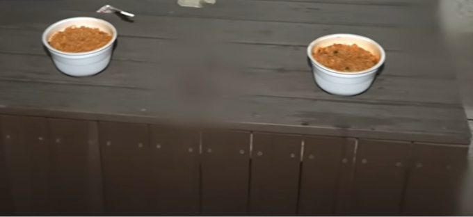 사고 현장에는 미처 먹지 못한 컵라면들이 놓여져 있었다. <사진=YTN 캡처>