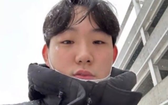 카트 정리작업을 하다 숨진 故 김동호씨의 모습. <사진=SBS 캡처>
