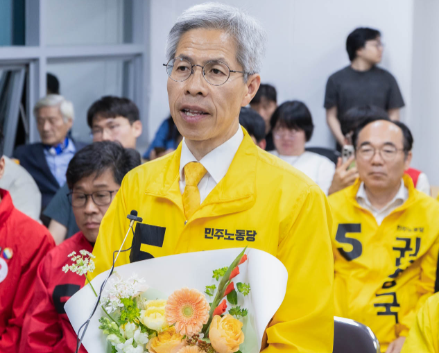선거 결과를 접하고 소감을 밝히고 있는 권영국 후보의 모습. <사진=민주노동당>