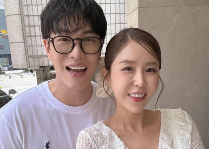 문원씨와 신지씨의 모습. <사진=신지씨 인스타그램>