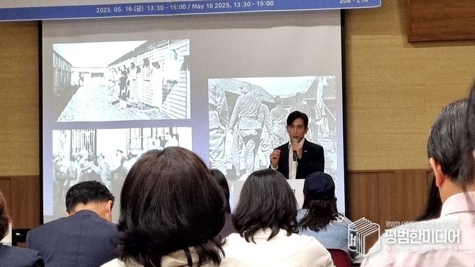 차인표 배우가 북토크를 진행하고 있는 모습. <사진=박효영 기자>