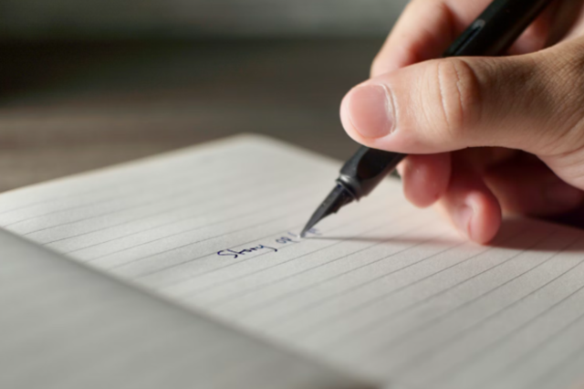 “글쓰기는 내게 각별한 의미의 노동이다”